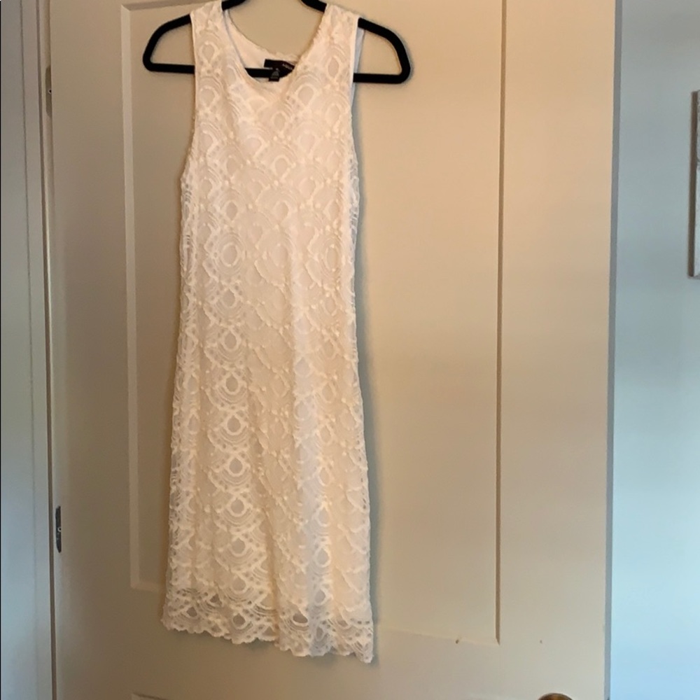 White lace form fitting dress